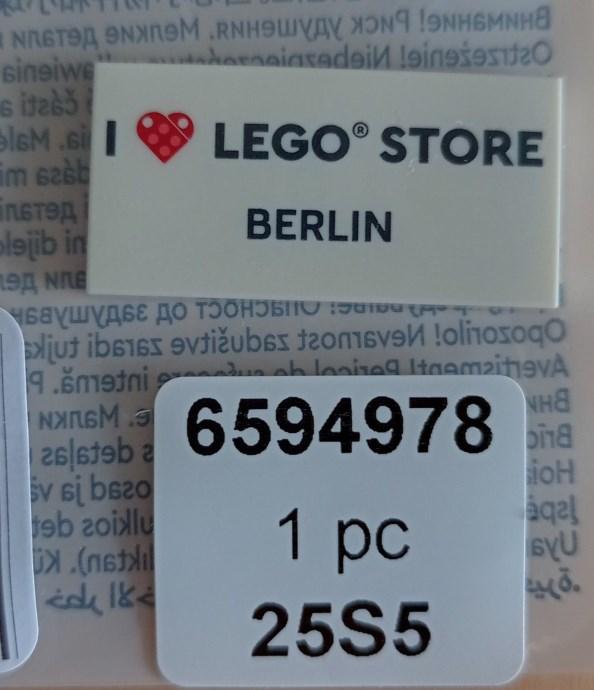 I Love LEGO Store Berlin Tile