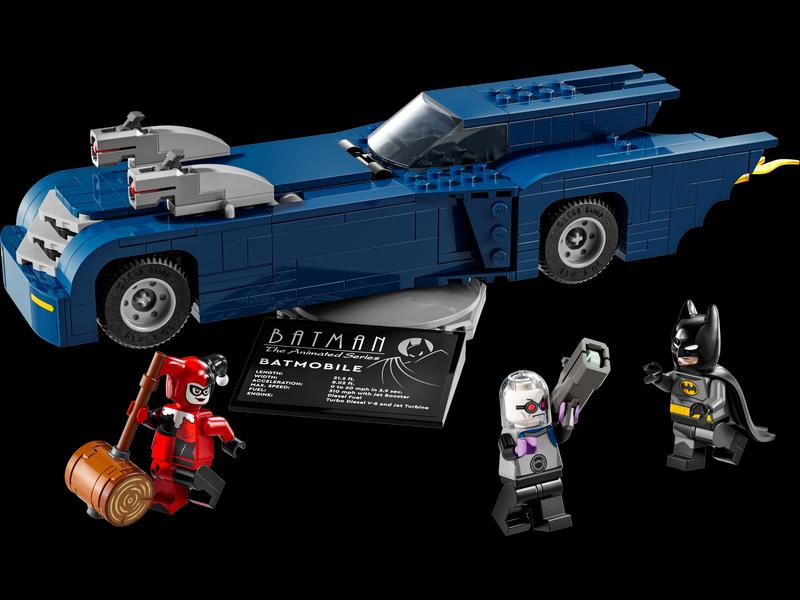 Batman with the Batmobile vs. Harley Quinn and Mr. Freeze